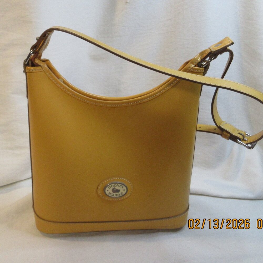 RARE~AUTHENTIC~VINTAGE~DOONEY & BOURKE~YELLOW SMOOTH LEATHER CRESCENT HOBO